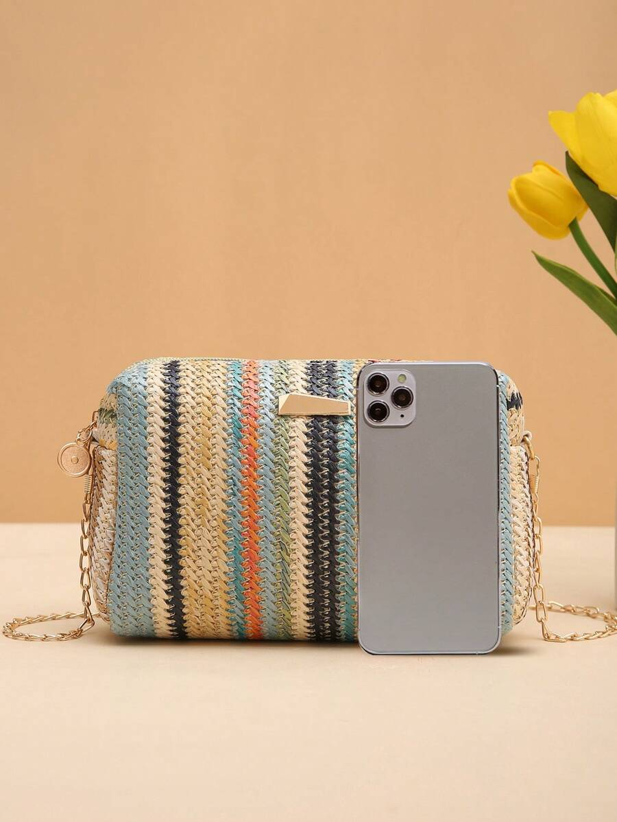 Rainbow Woven Straw Crossbody Bag – Trendy & Versatile Women’s Bag with Chain Strap حقيبة كاميرا قش ملونة