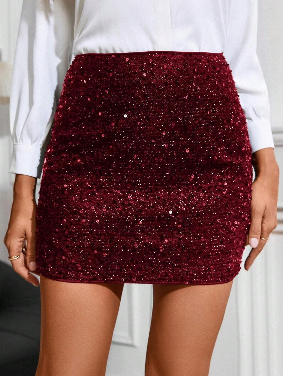 Women's Elegant Monochromatic Mini Skirt Decorated with Sequins and Glitter