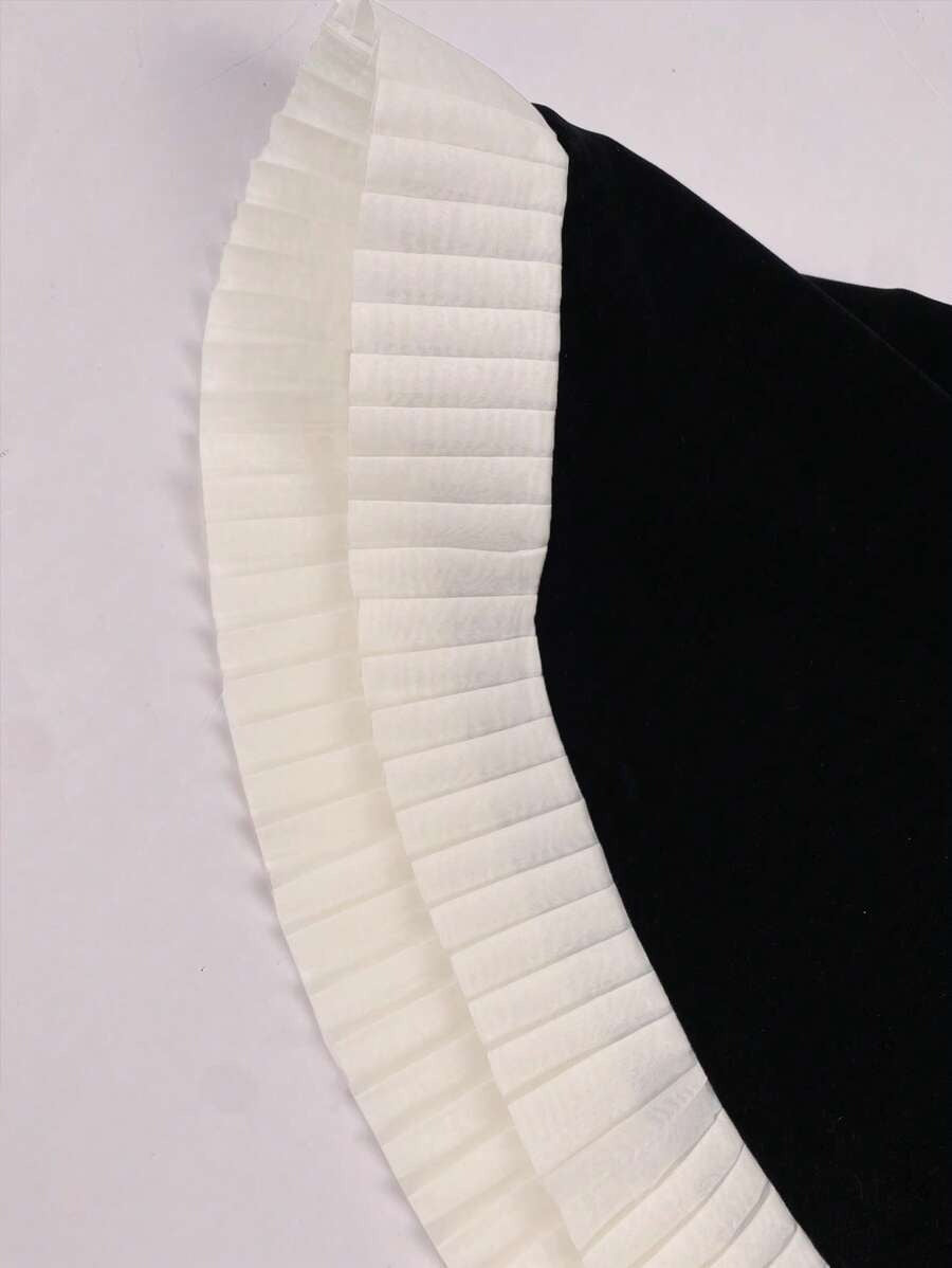 Women's Black velvet Dress With Contrasting Stitching and Elegant, Simple Pleats,Perfect for dates and Valentine's Day evenings